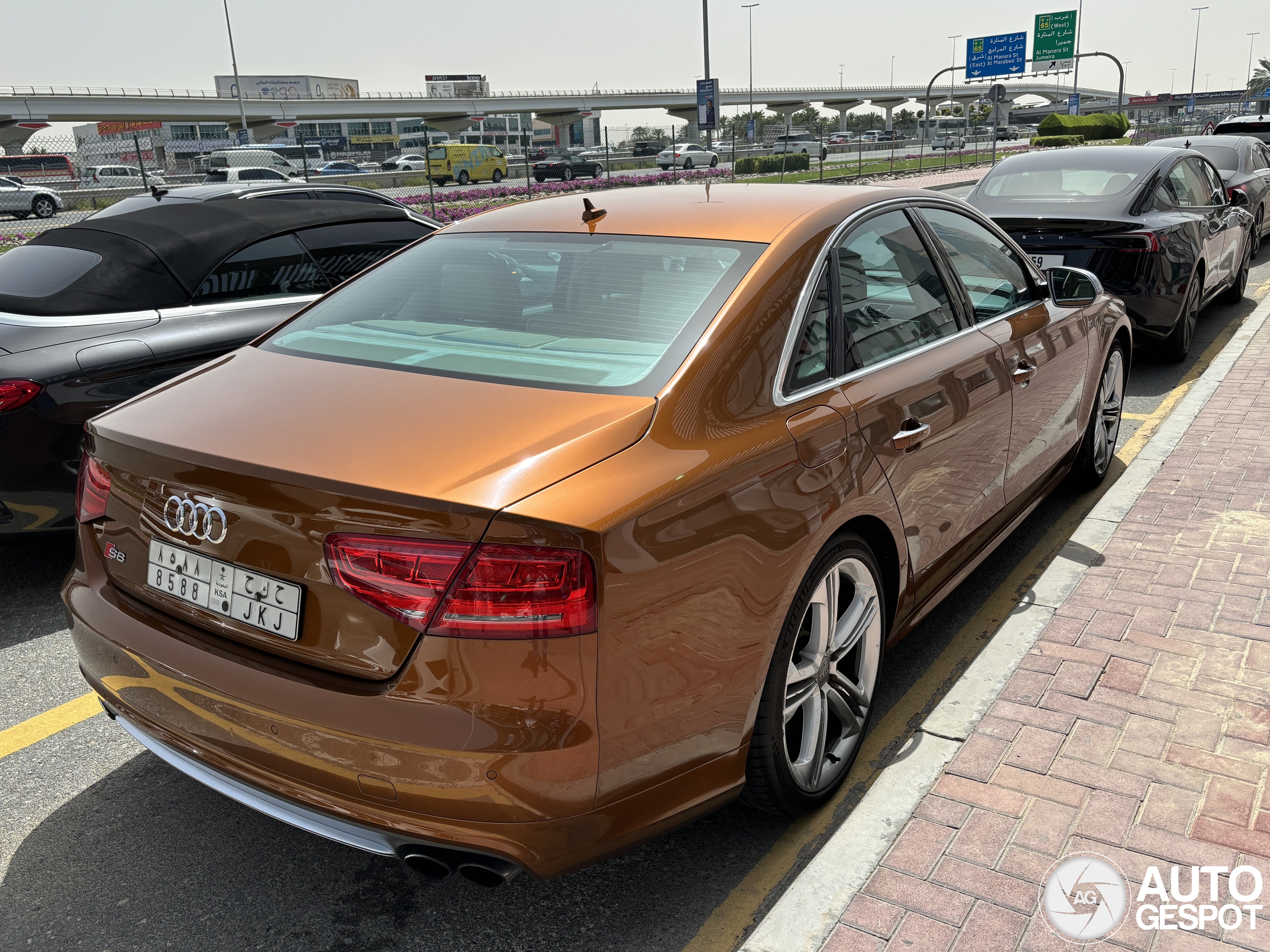 Audi S8 D4