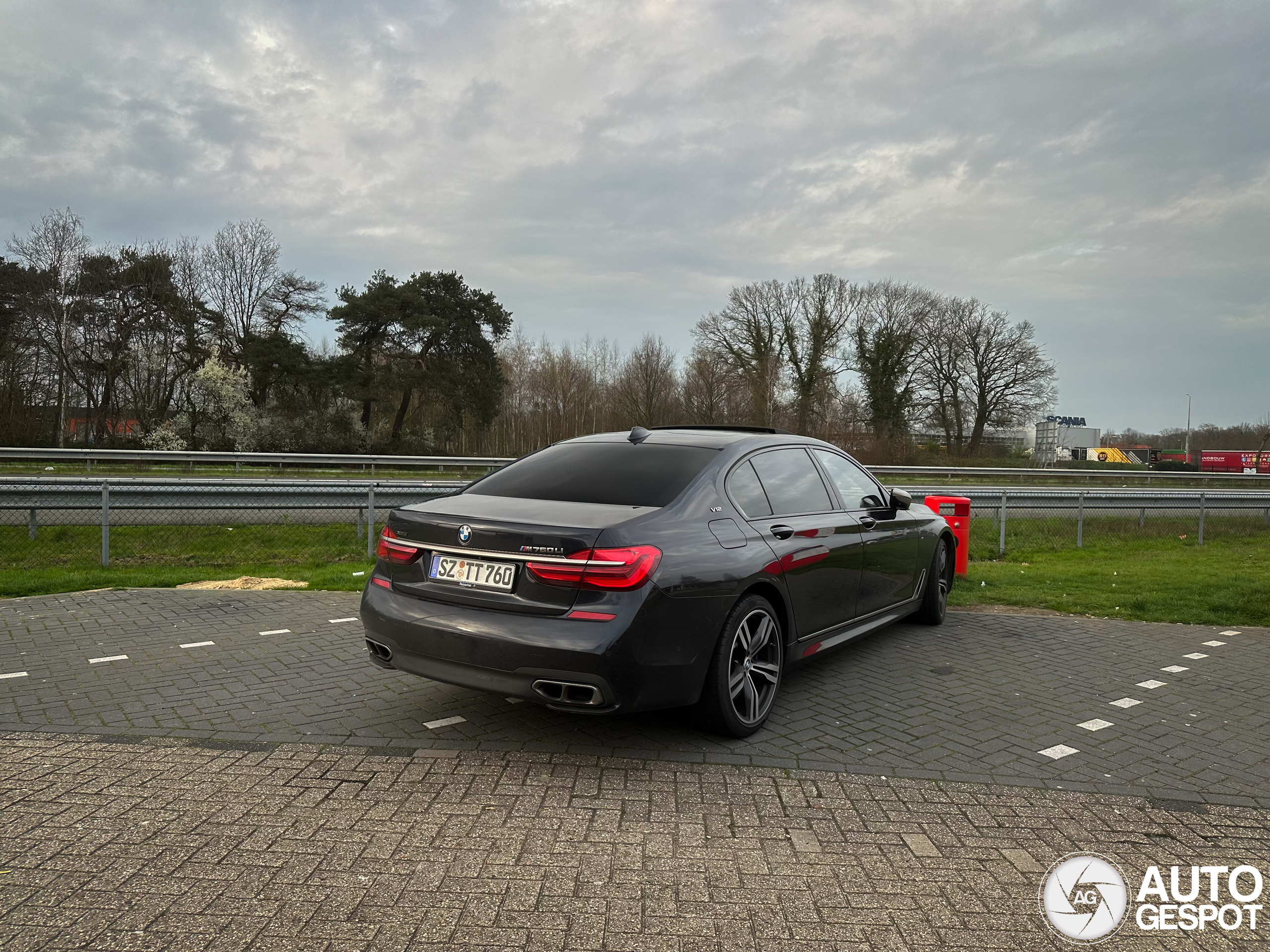 BMW M760Li xDrive