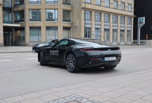 Aston Martin DB12