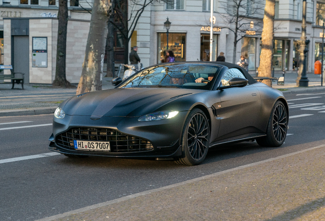 Aston Martin V8 Vantage Formula 1 Edition Roadster