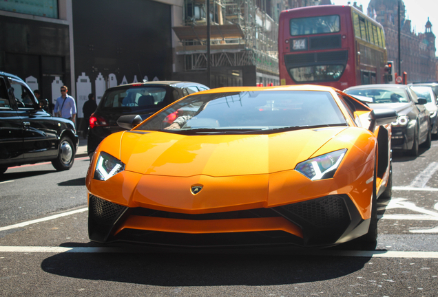 Lamborghini Aventador LP750-4 SuperVeloce