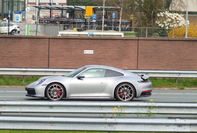 Porsche 992 Carrera 4S