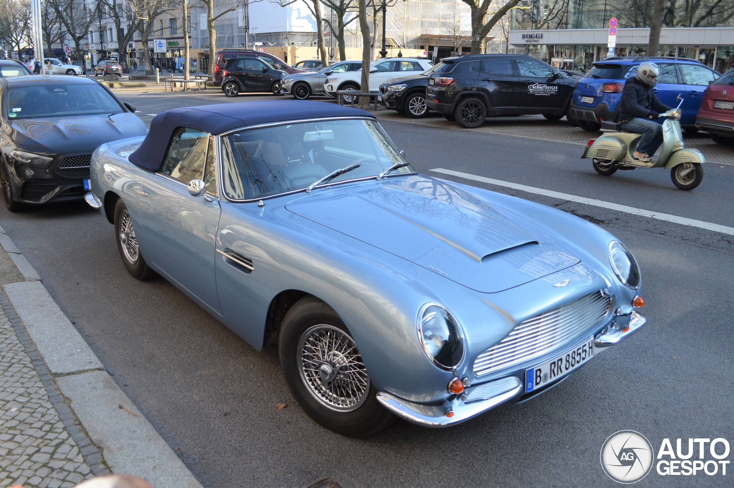 Aston Martin DB6 Volante