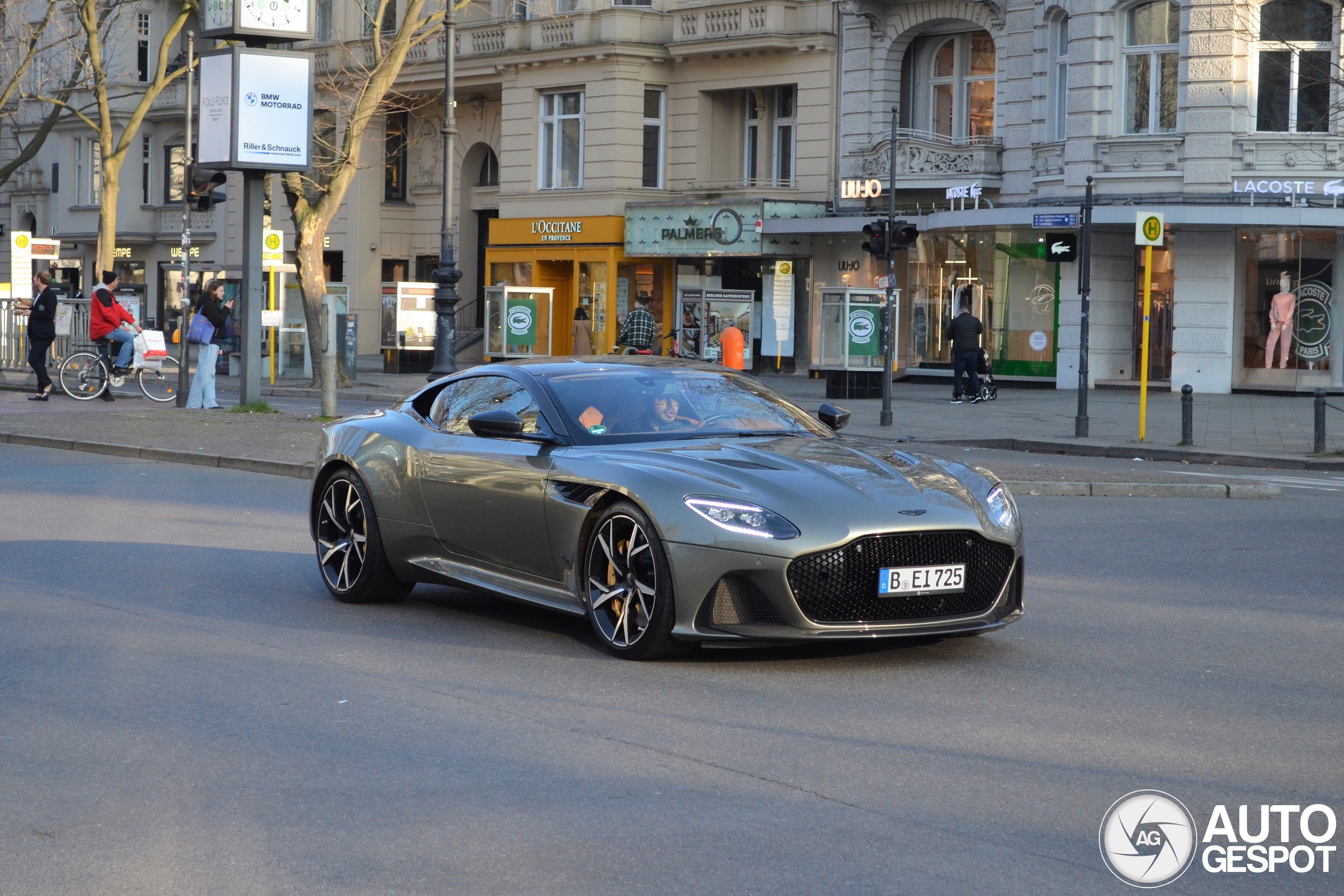 Aston Martin DBS Superleggera