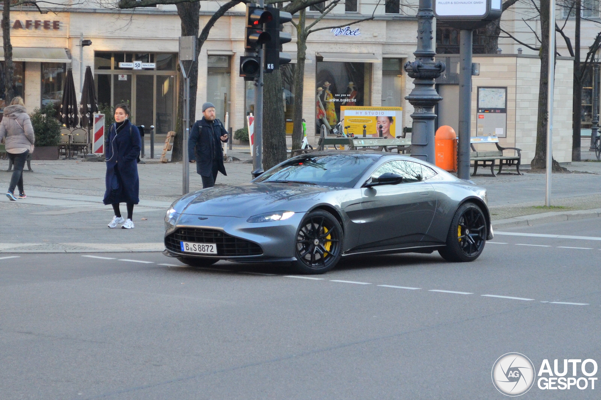 Aston Martin V8 Vantage 2018