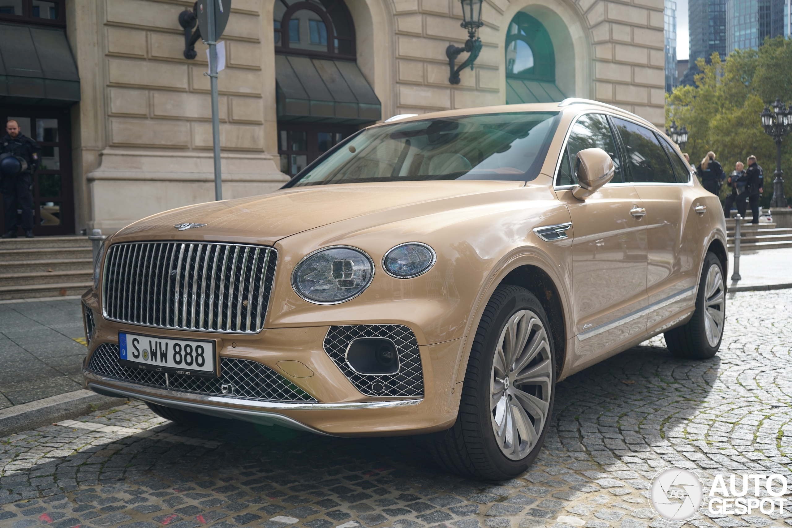 Bentley Bentayga Azure EWB First Edition