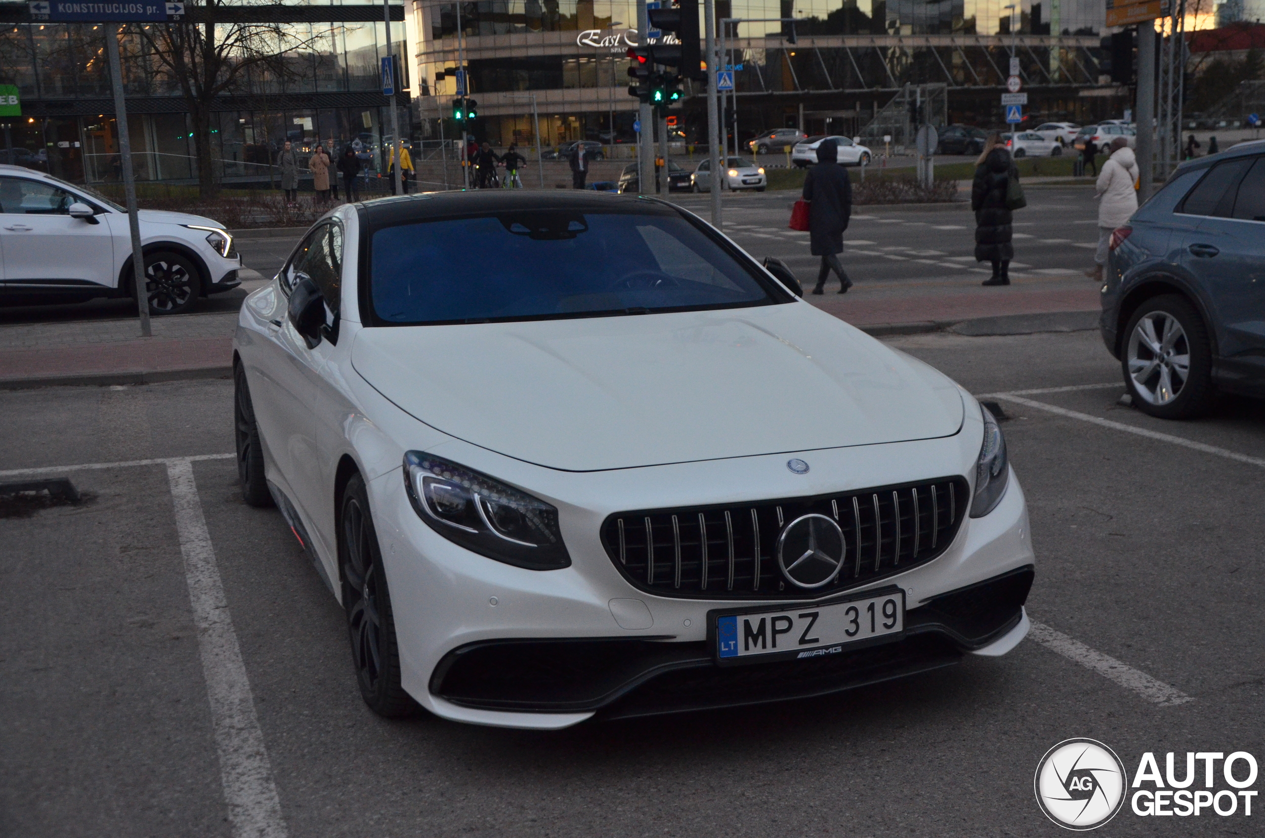 Mercedes-AMG S 63 Coupé C217