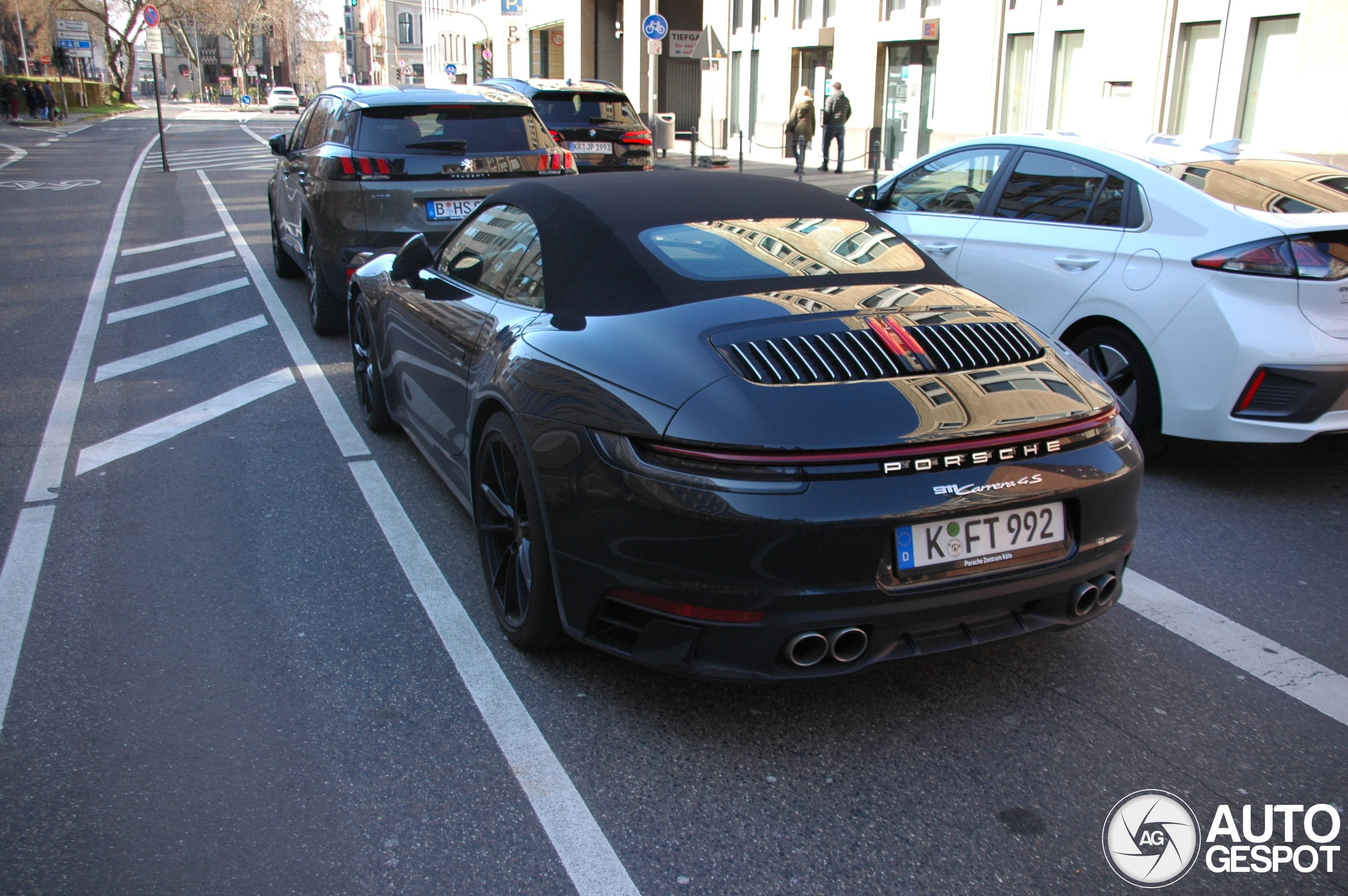 Porsche 992 Carrera 4S Cabriolet