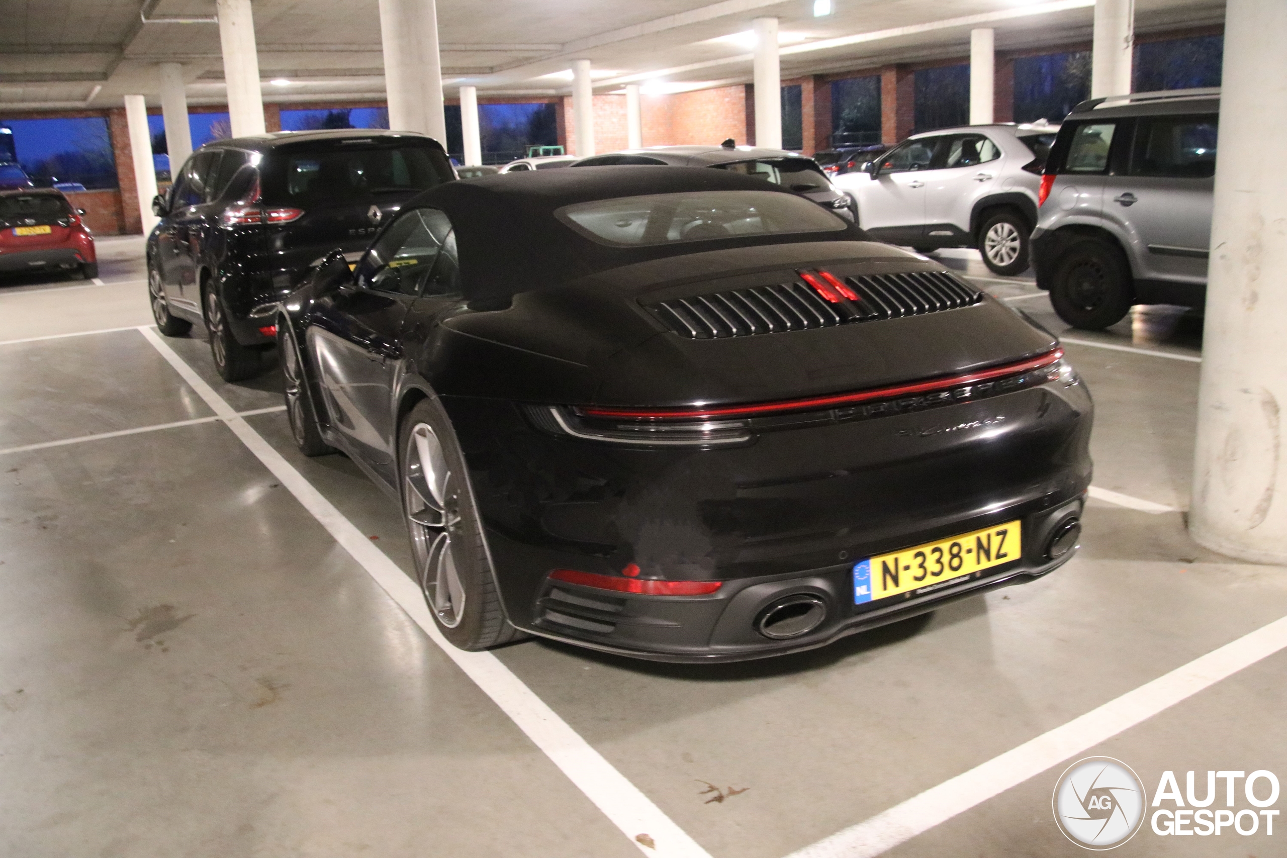 Porsche 992 Carrera 4S Cabriolet