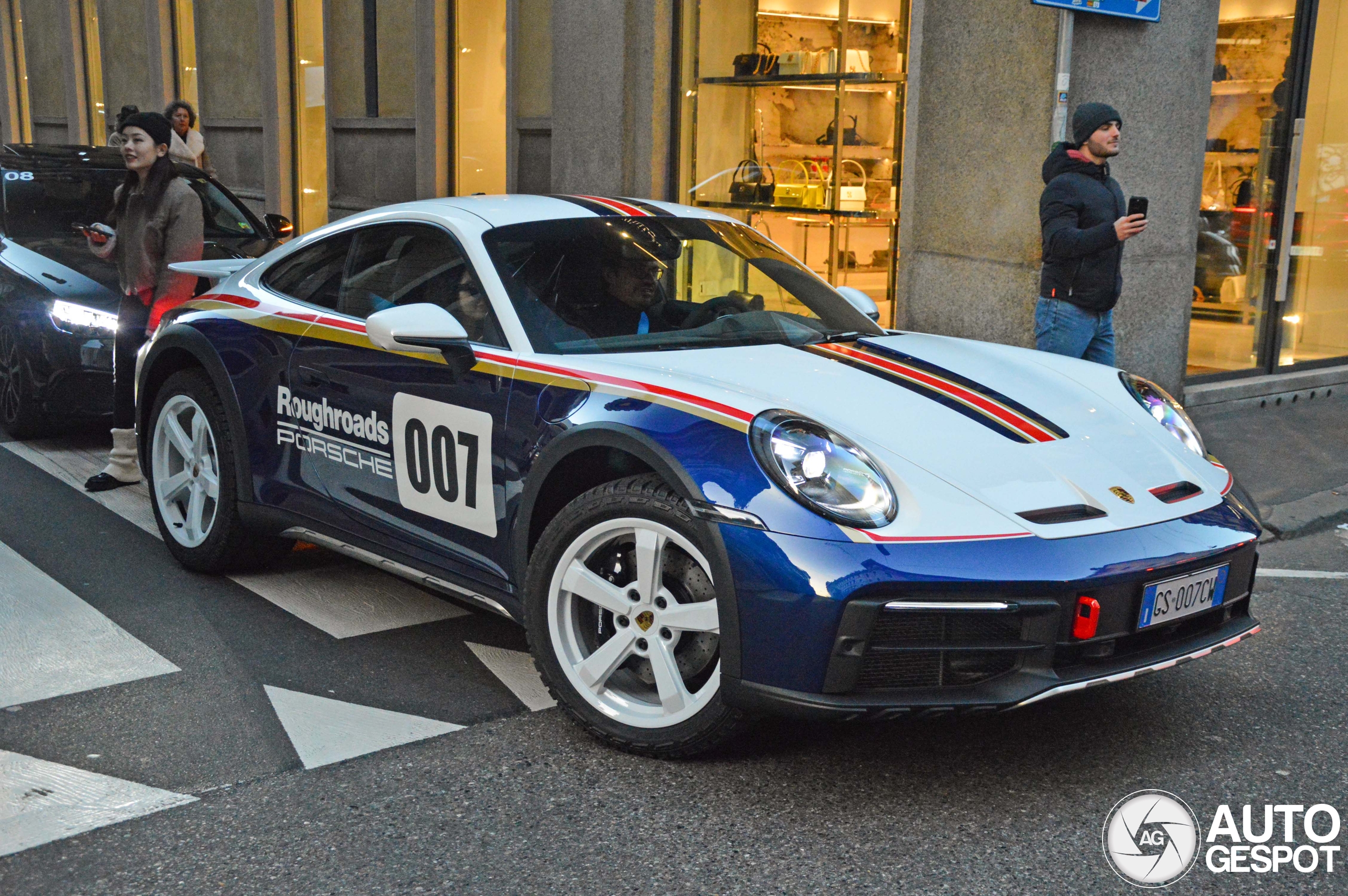 Porsche 992 Dakar