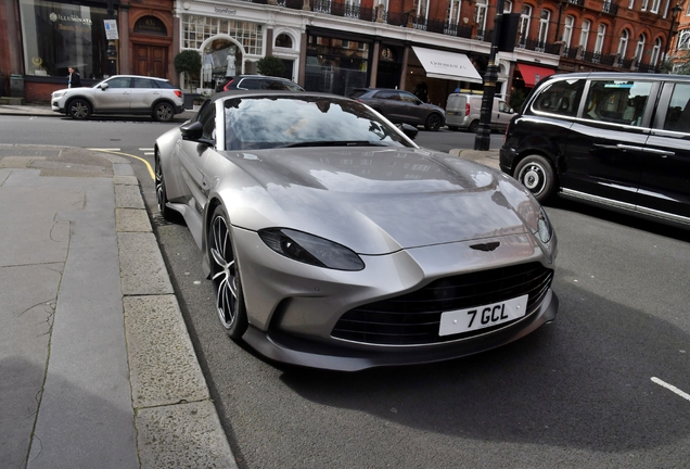 Aston Martin V12 Vantage Roadster 2023