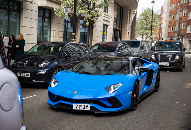 Lamborghini Aventador S LP740-4