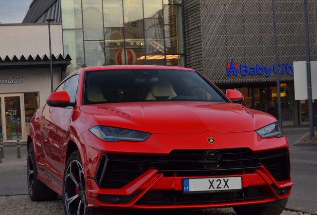 Lamborghini Urus S