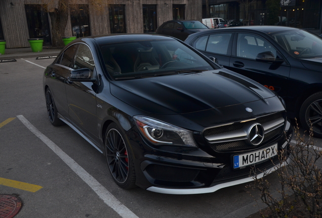 Mercedes-Benz CLA 45 AMG C117