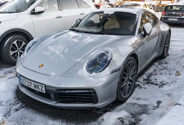 Porsche 992 Carrera 4S