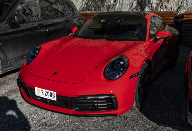 Porsche 992 carrera s