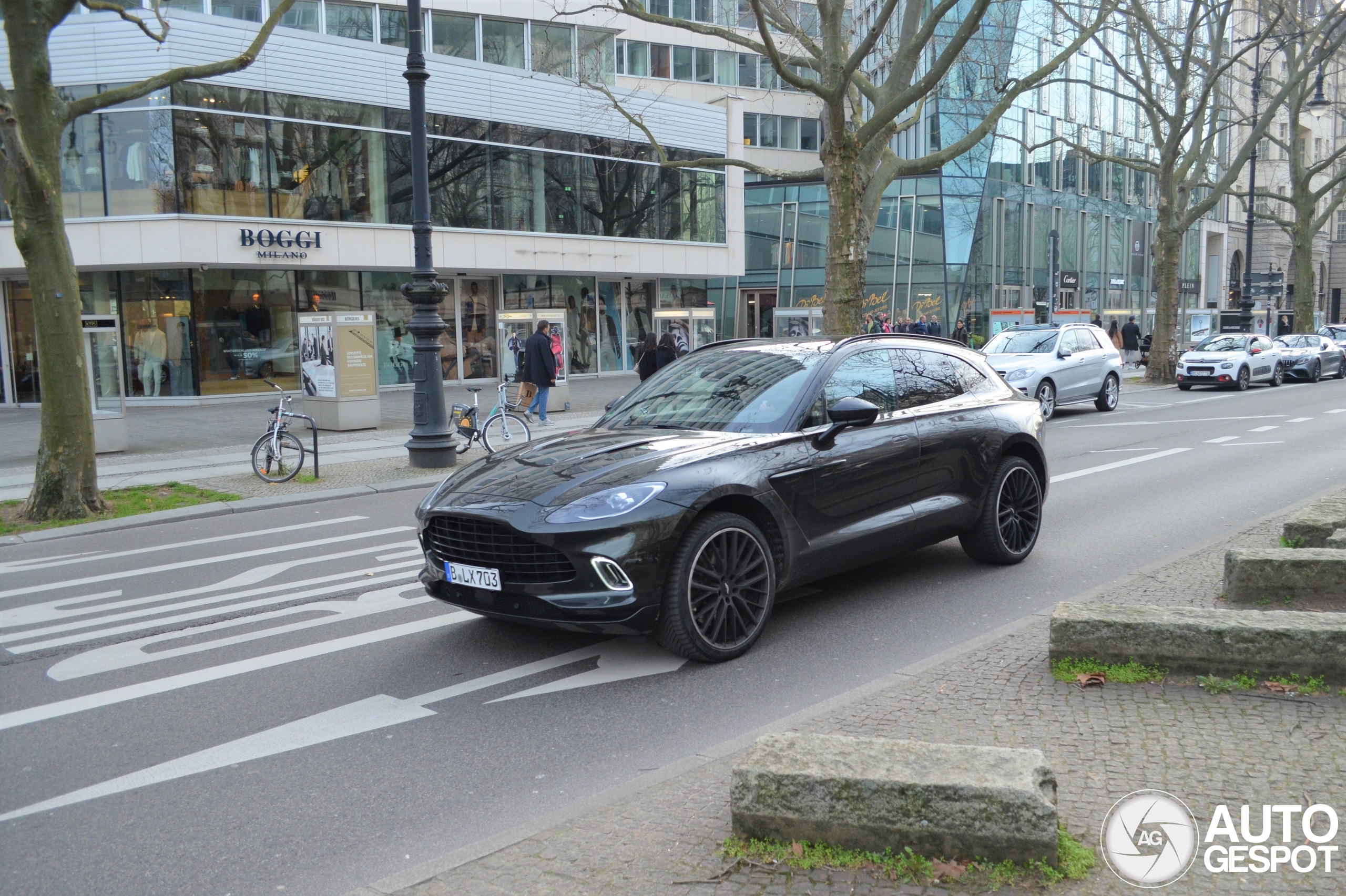 Aston Martin DBX