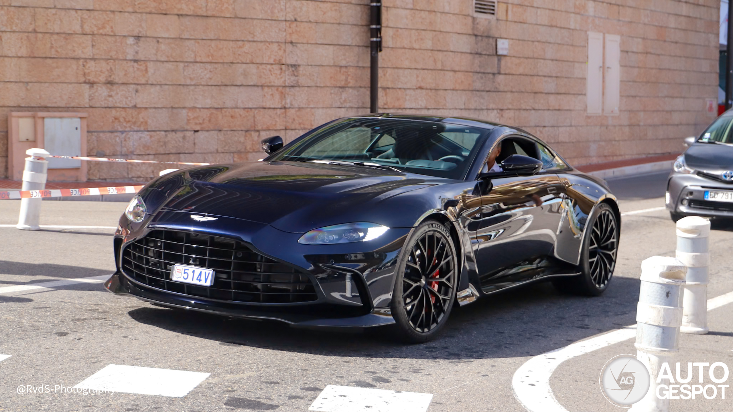 Aston Martin V12 Vantage 2023