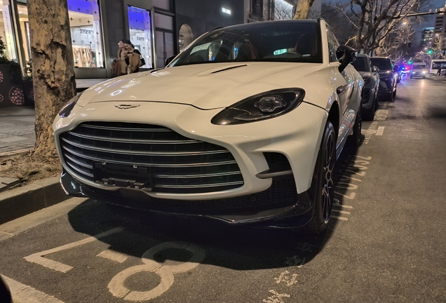 Aston Martin DBX707