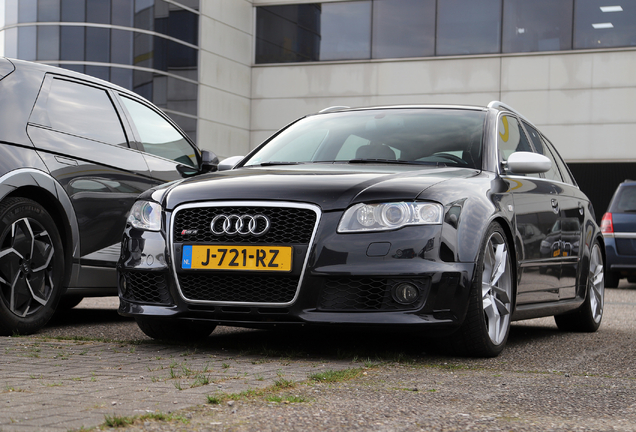 Audi RS4 Avant B7