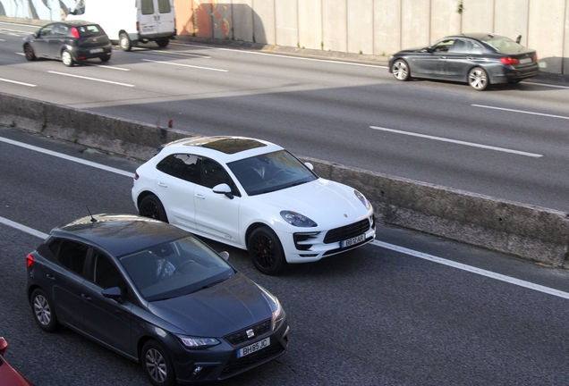 Porsche 95B Macan GTS