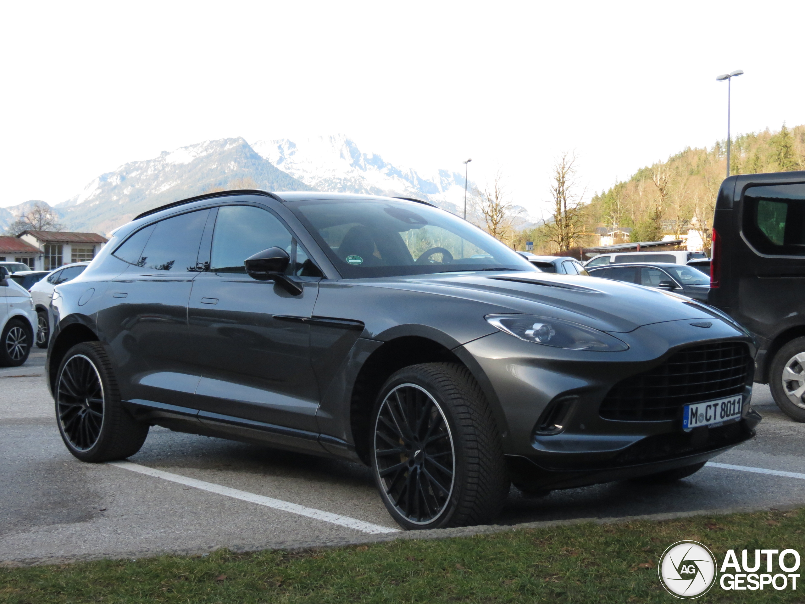 Aston Martin DBX