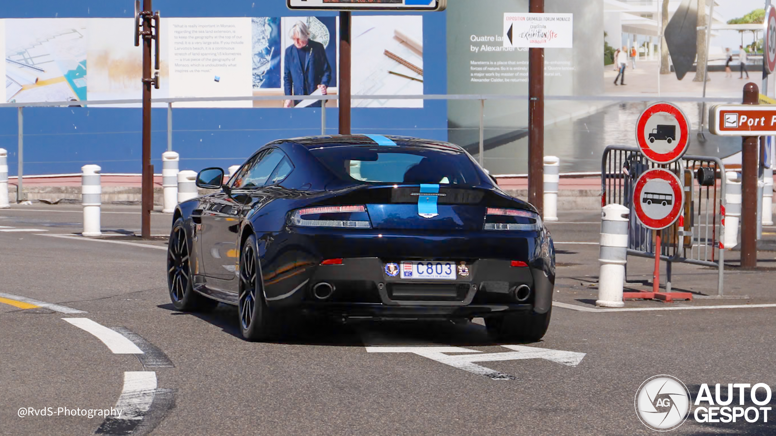 Aston Martin V12 Vantage S