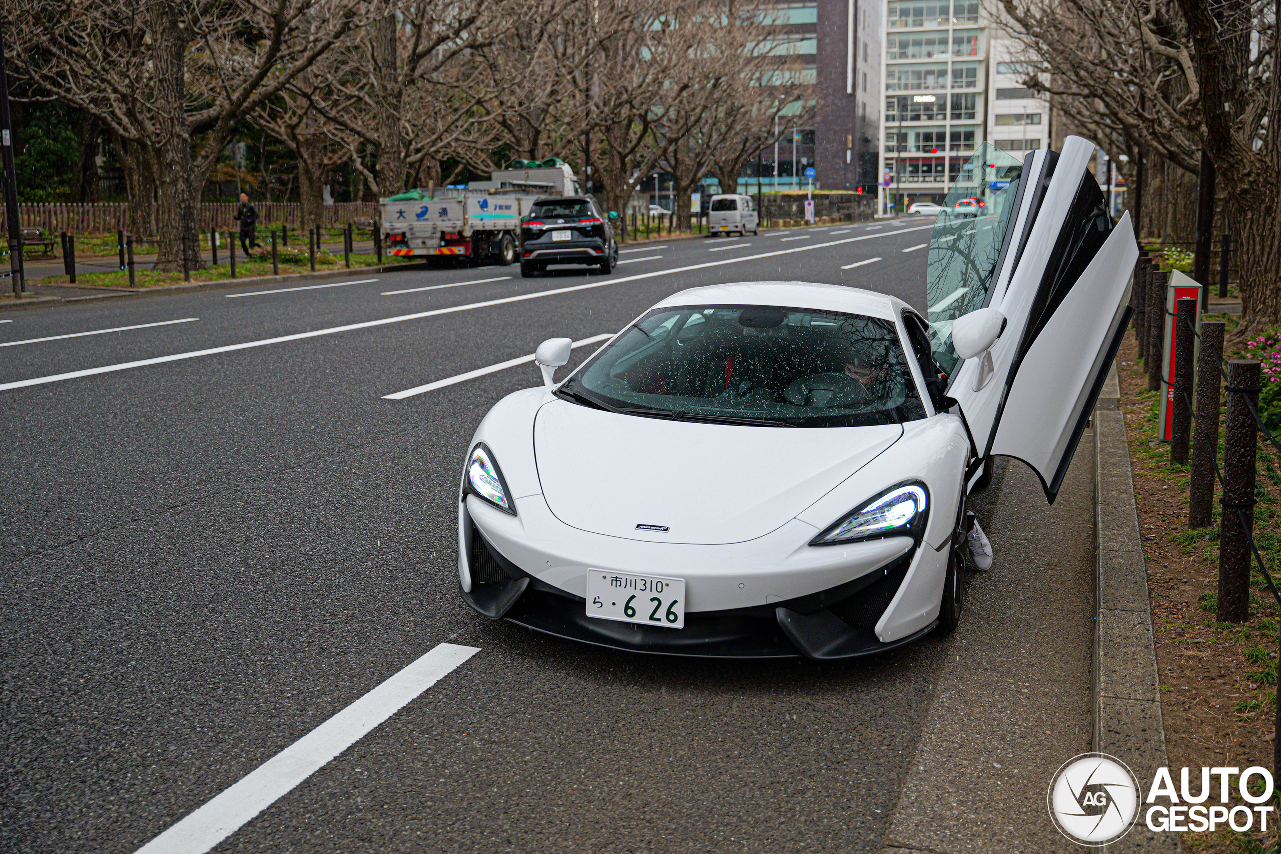 McLaren 570S