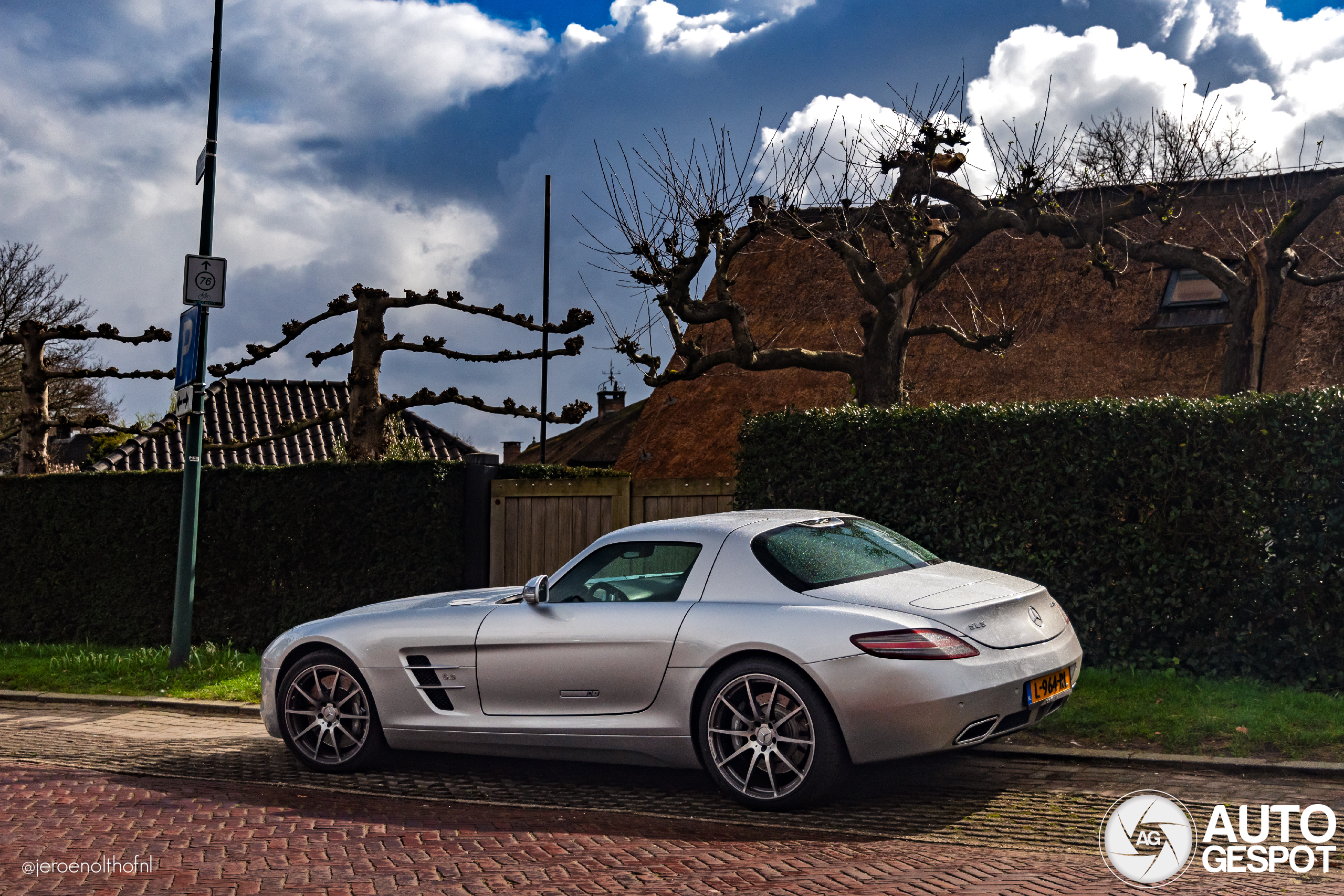 Mercedes-Benz SLS AMG