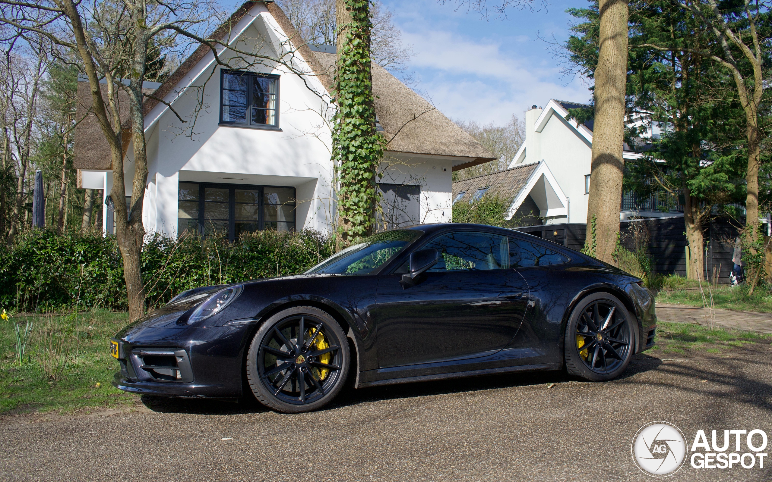 Porsche 992 Carrera 4S