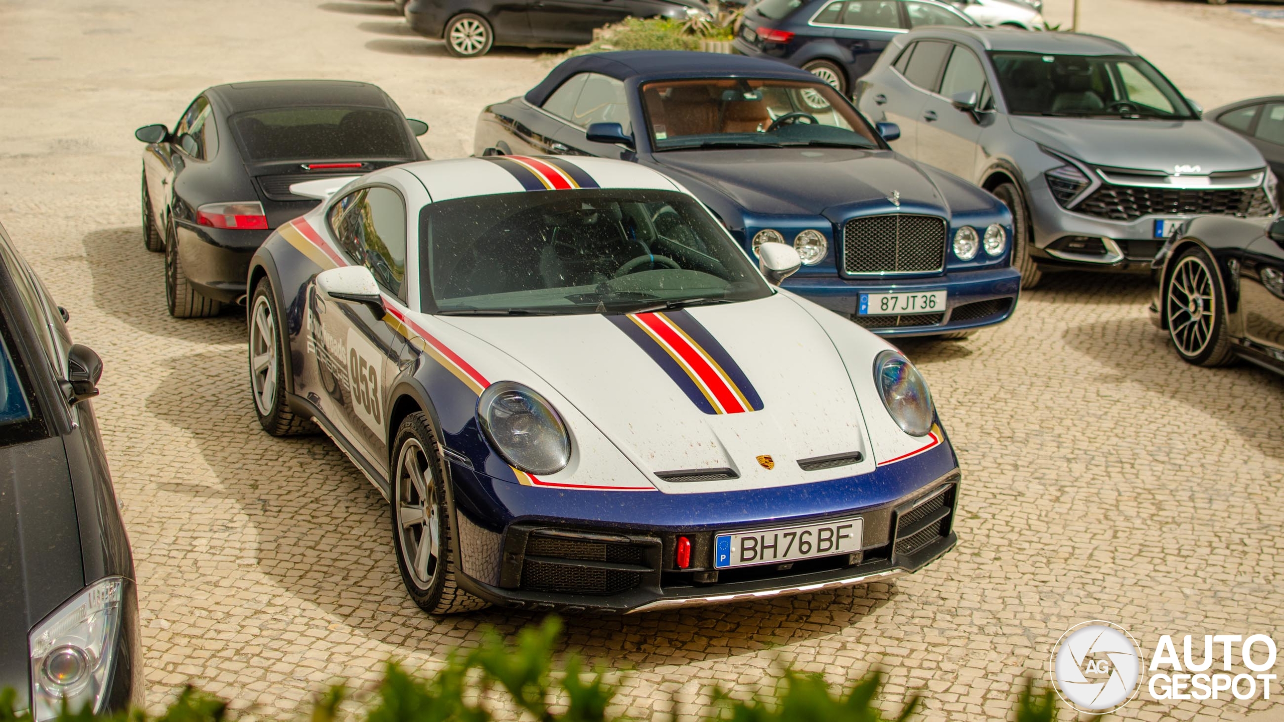 Porsche 992 Dakar