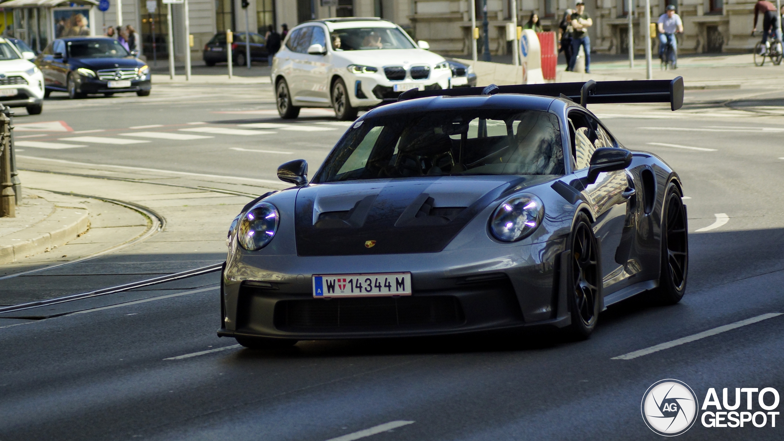 Porsche 992 GT3 RS Weissach Package