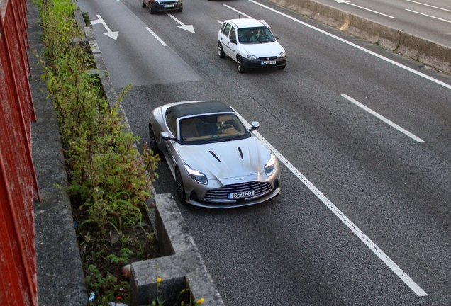 Aston Martin DB12 Volante