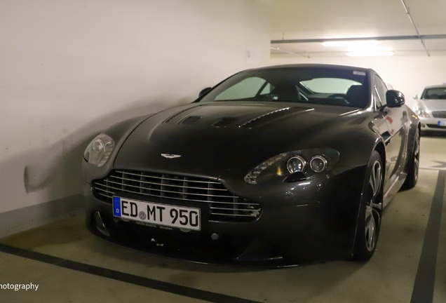 Aston Martin V12 Vantage