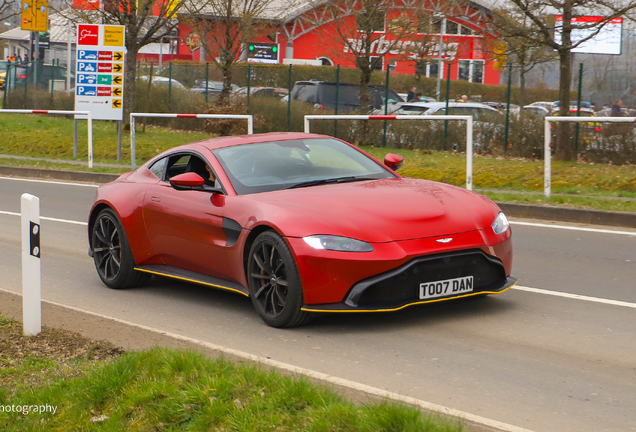 Aston Martin V8 Vantage 2018