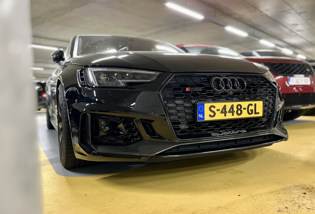 Audi RS4 Avant B9