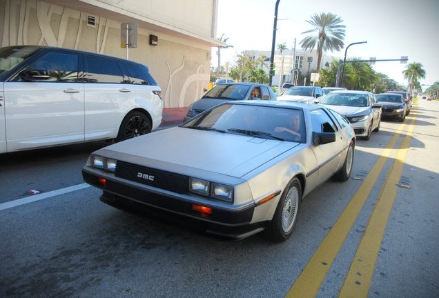 DeLorean DMC-12