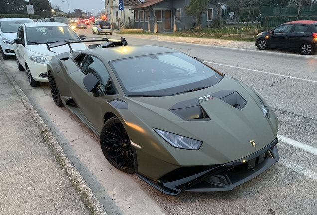 Lamborghini Huracán LP640-2 STO