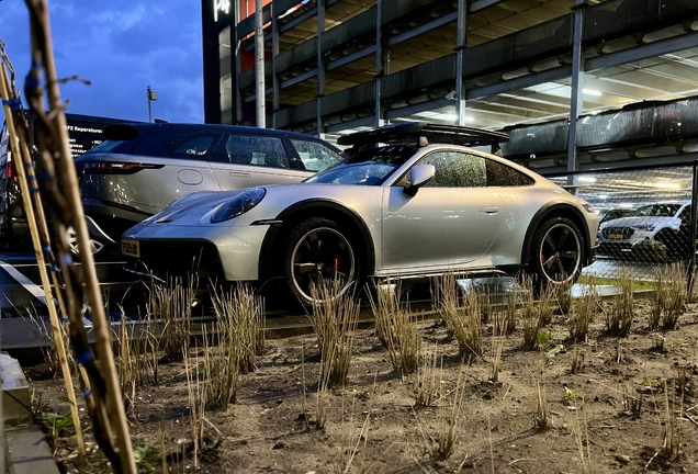 Porsche 992 Dakar