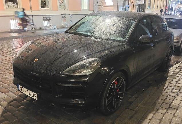 Porsche 9YA Cayenne GTS