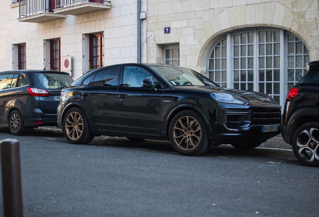 Porsche Cayenne Coupé Turbo E-Hybrid