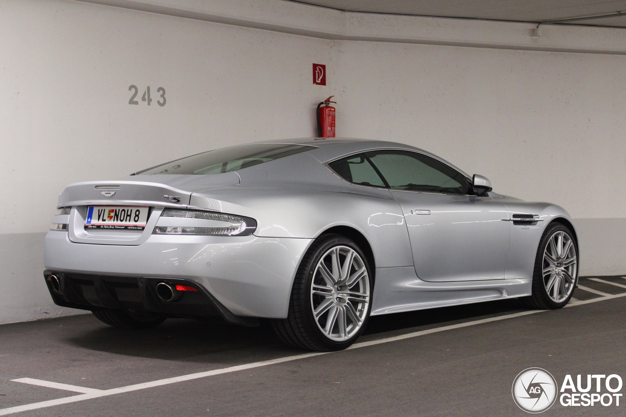 Aston Martin DBS