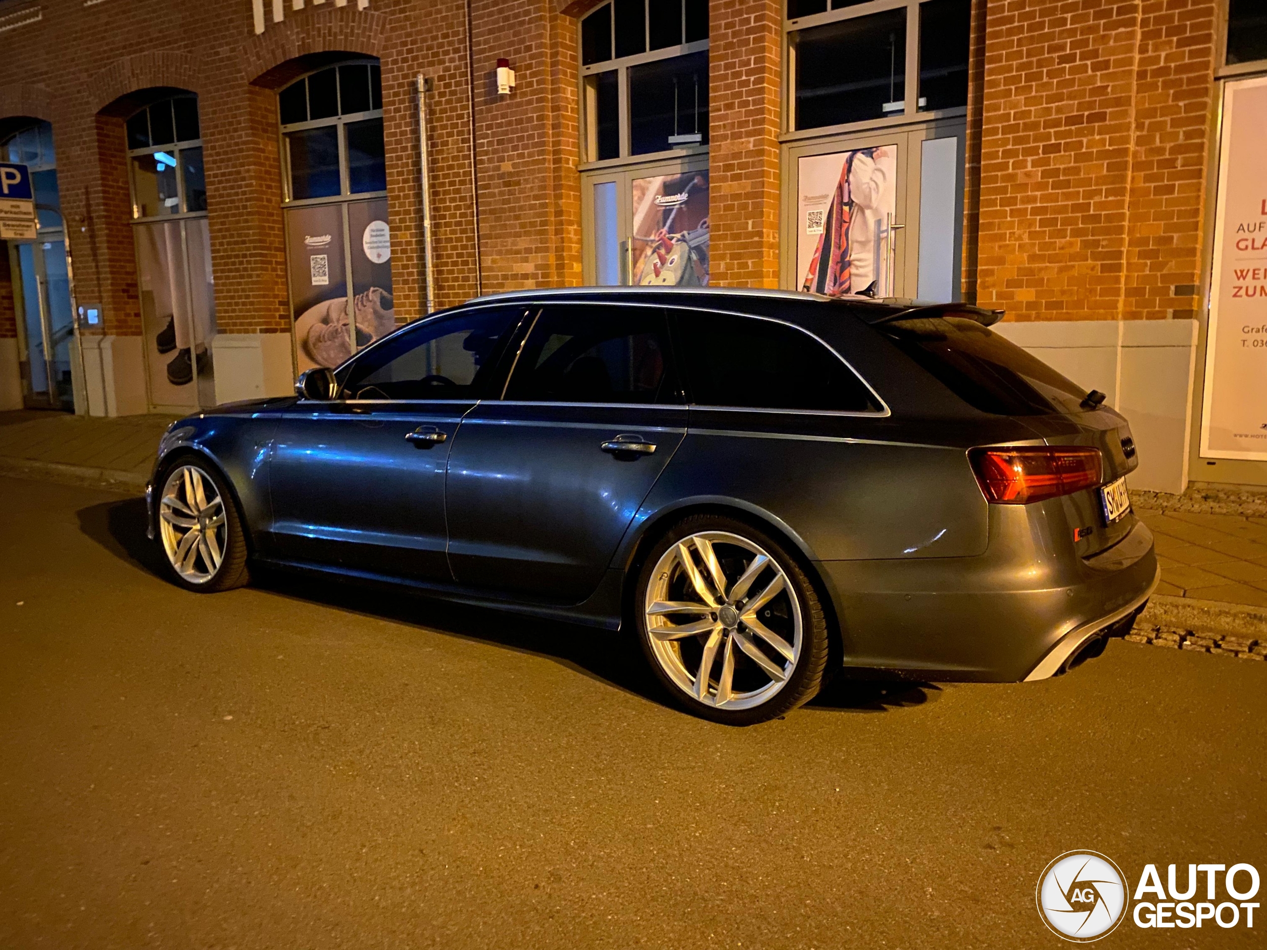 Audi RS6 Avant C7 2015