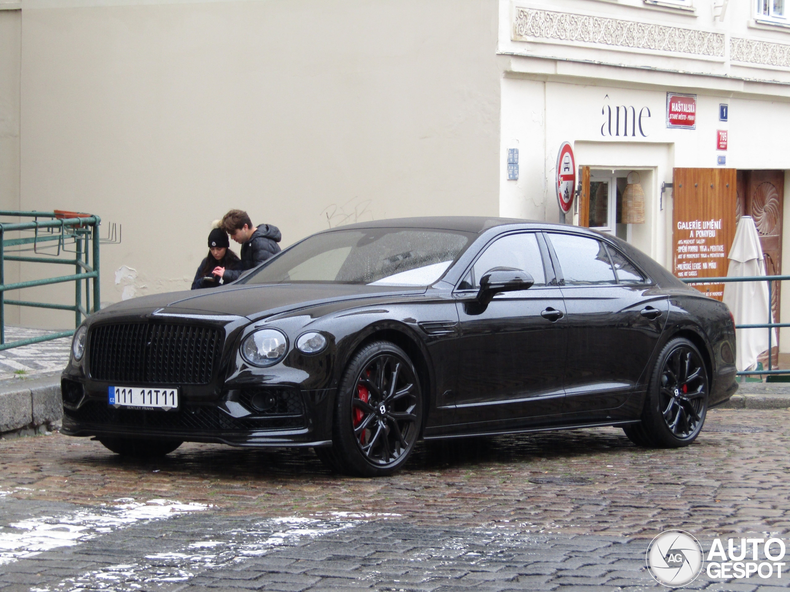 Bentley Flying Spur V8 S 2023