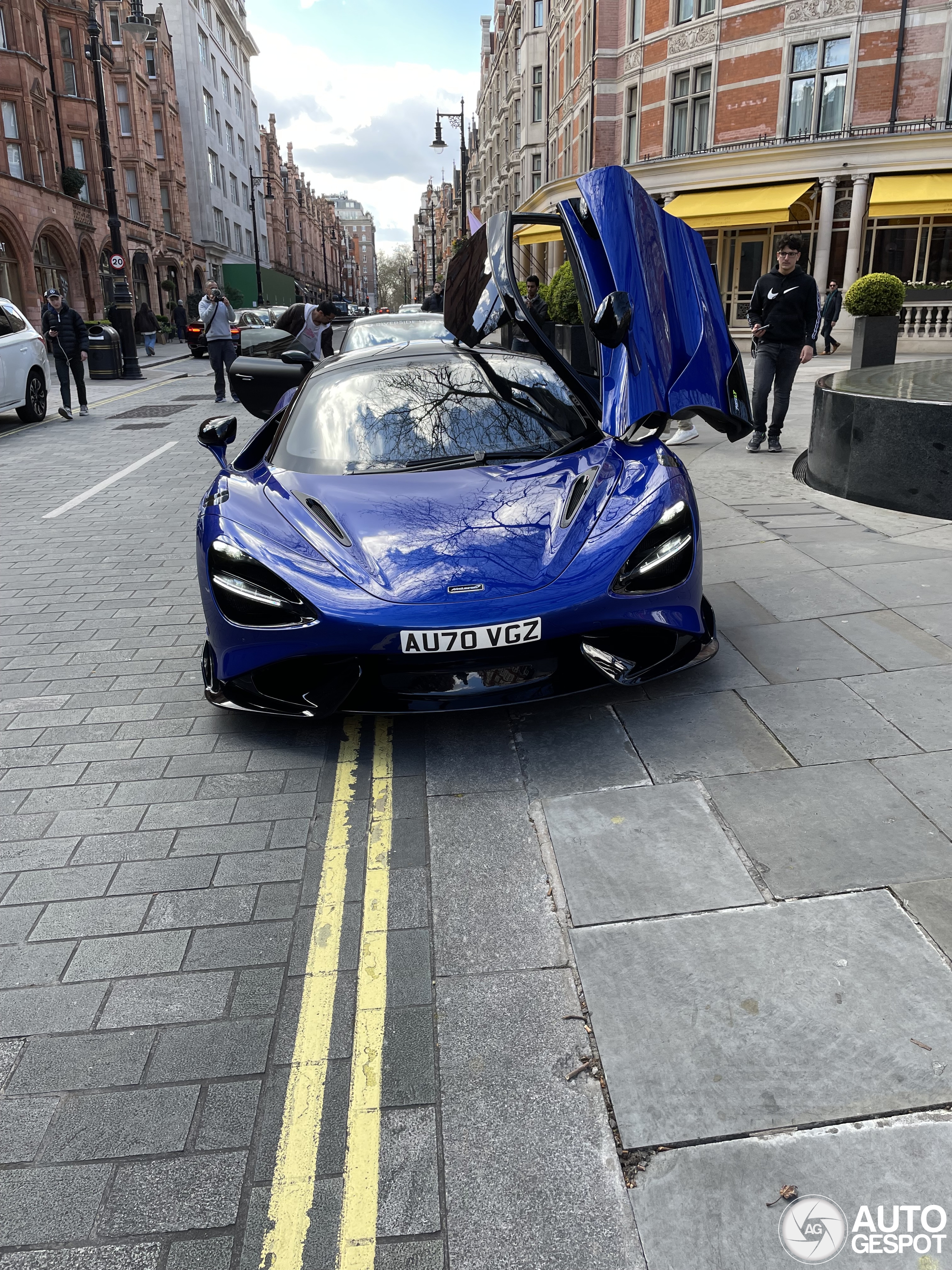 McLaren 765LT