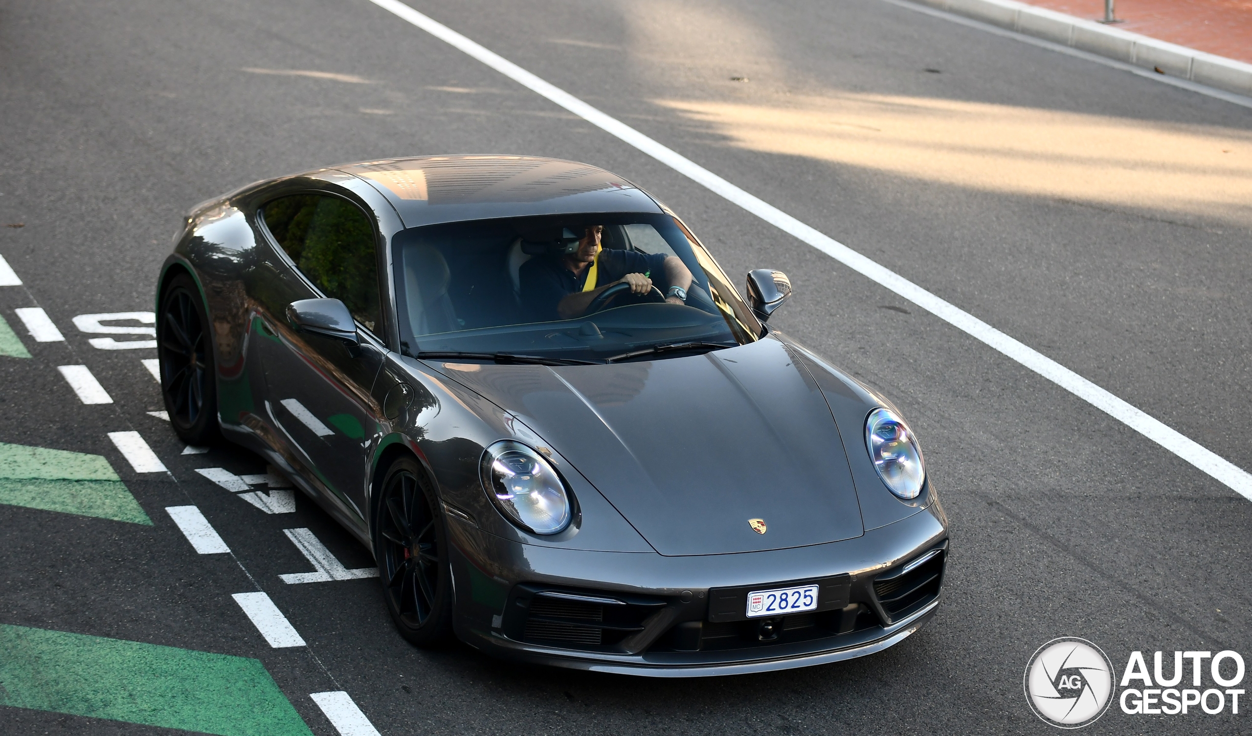 Porsche 992 Carrera 4 GTS