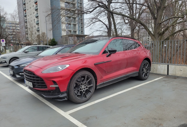 Aston Martin DBX707