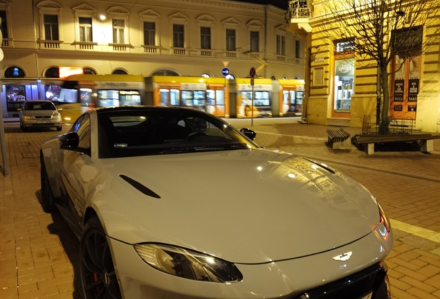 Aston Martin V8 Vantage 2018