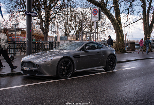 Aston Martin v8 vantage