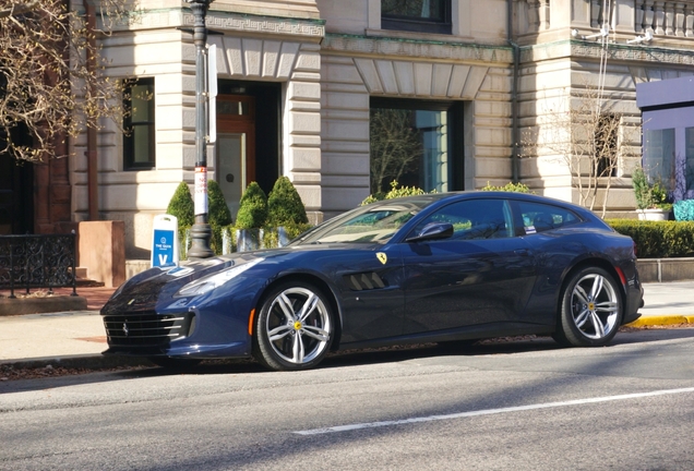 Ferrari GTC4Lusso